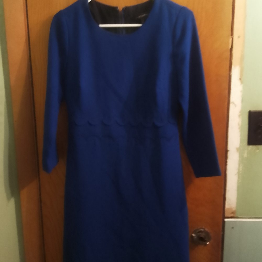 Banana Republic Long Sleeve Double Face Scalloped Waiste Lined Blue Dress Size 2